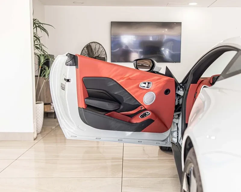 2023 Aston Martin Vantage - Image 11 of 18