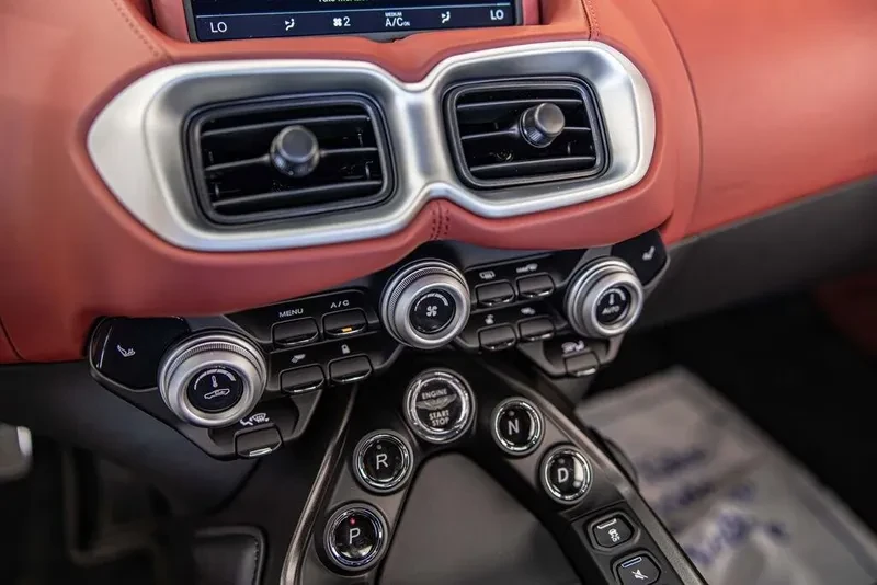 2023 Aston Martin Vantage - Image 16 of 18
