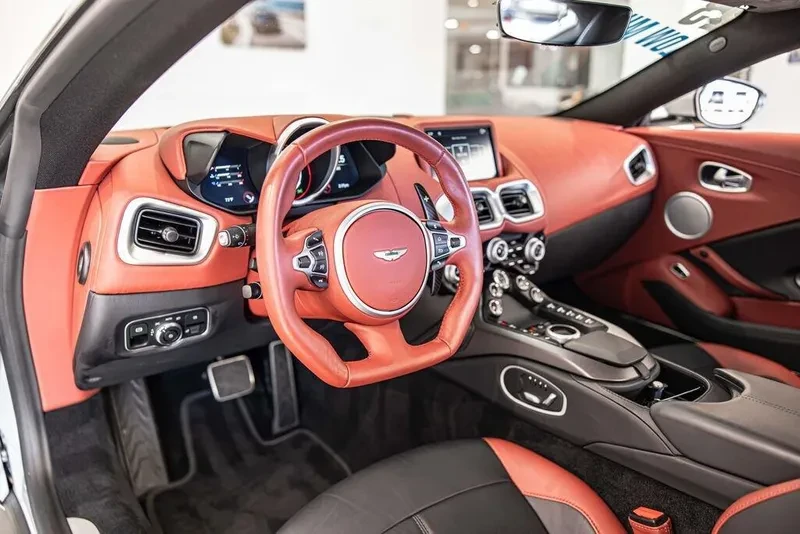 2023 Aston Martin Vantage - Image 13 of 18