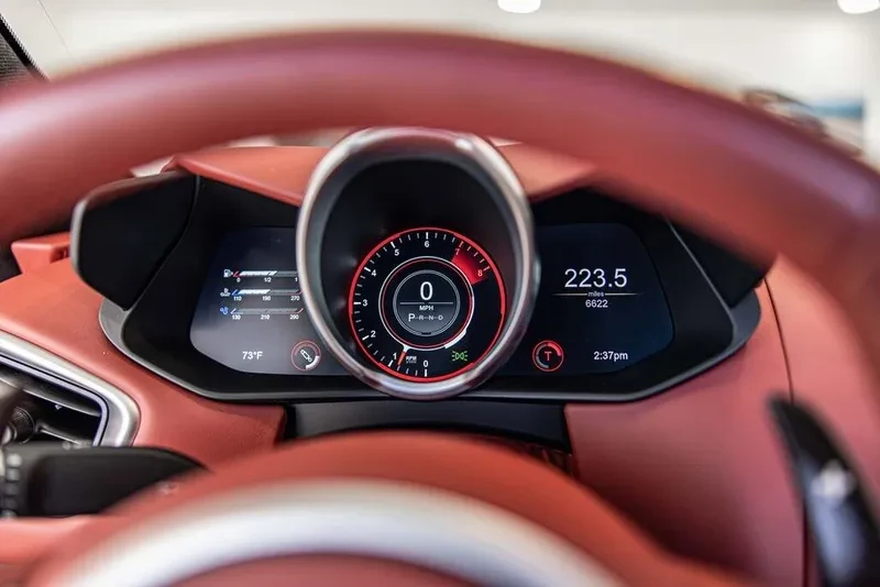 2023 Aston Martin Vantage - Image 14 of 18