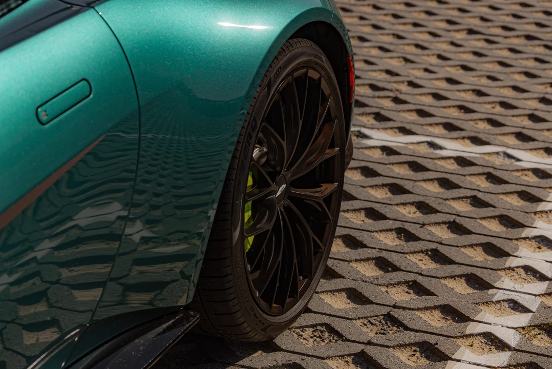 2023 Aston Martin V8 Vantage (2019+) - Image 29 of 31