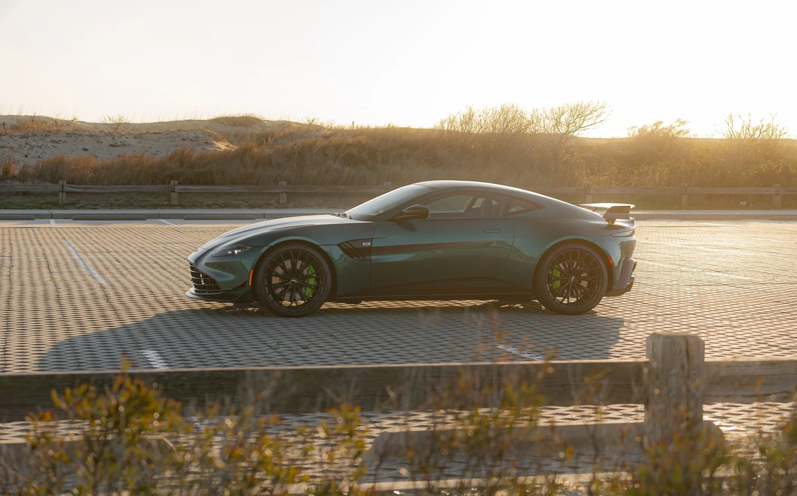 2023 Aston Martin V8 Vantage (2019+) - Image 4 of 31
