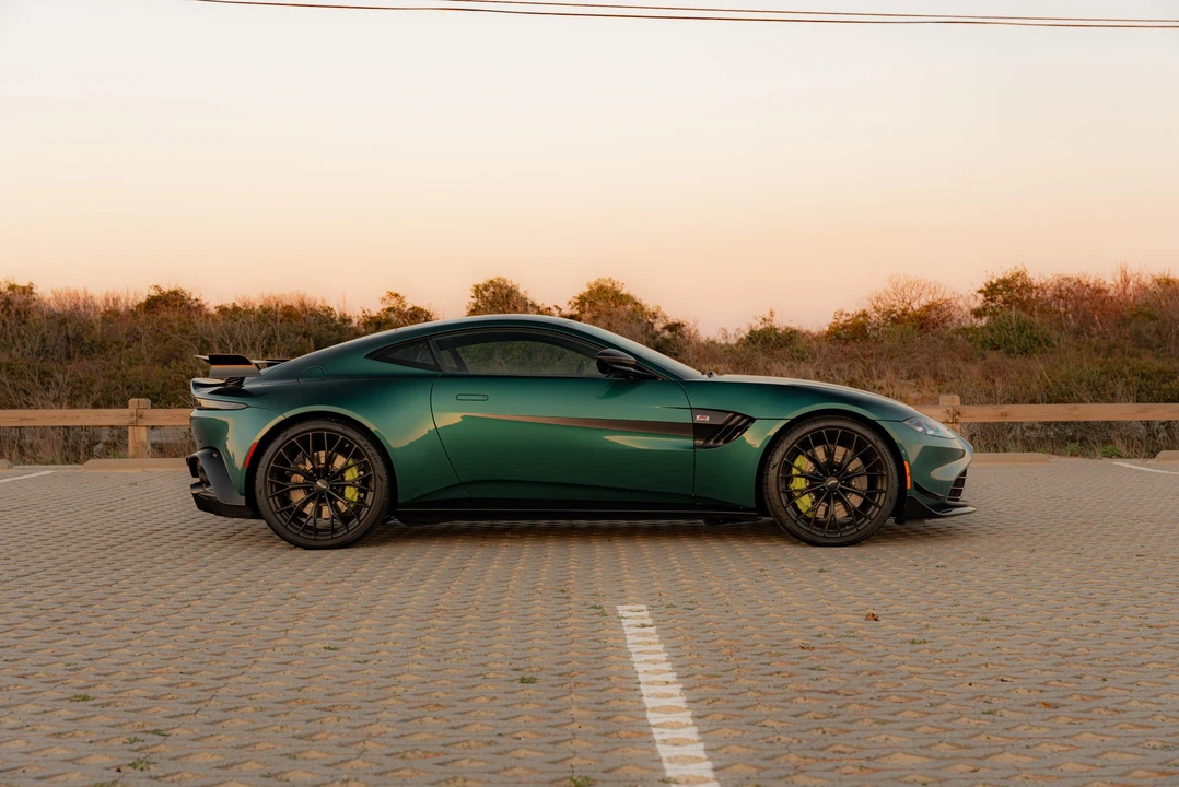 2023 Aston Martin V8 Vantage (2019+) - Image 9 of 31