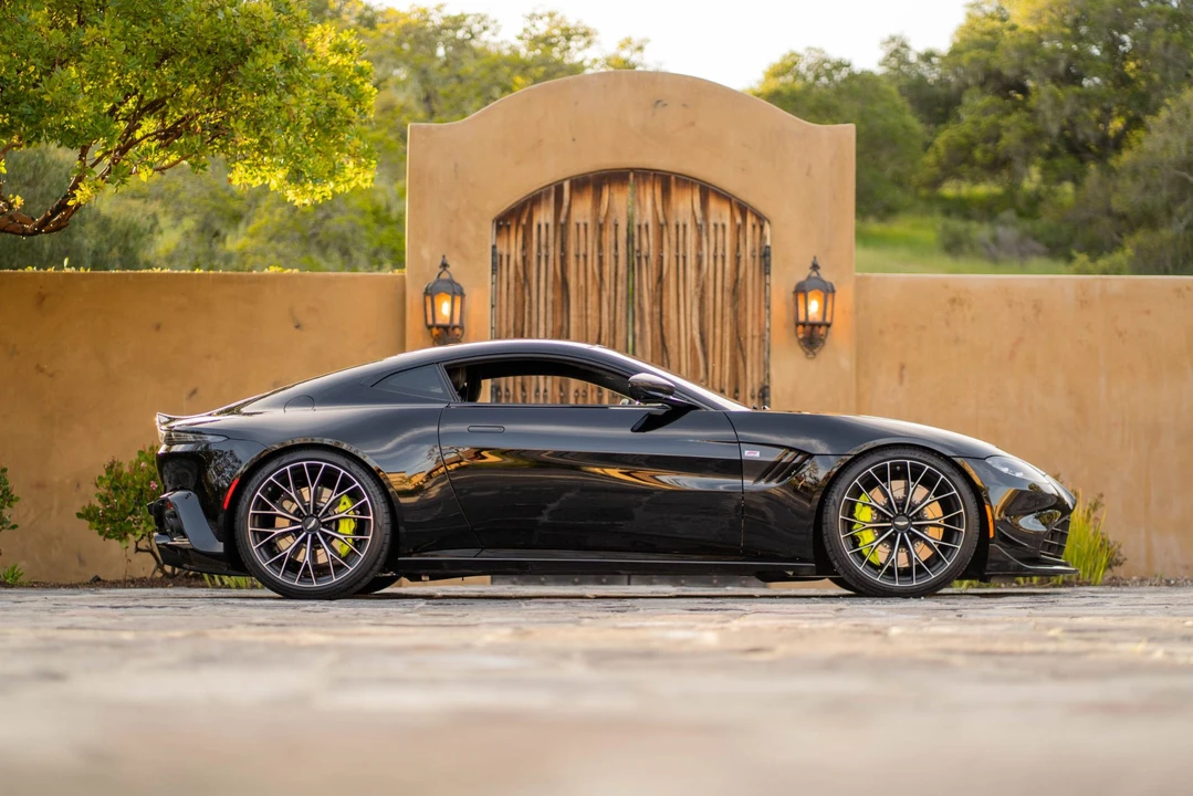 2023 Aston Martin V8 Vantage (2019+) - Image 19 of 31