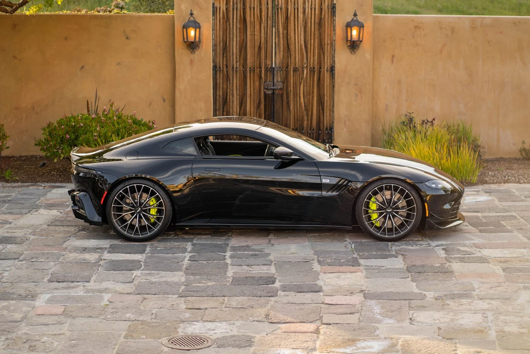 2023 Aston Martin V8 Vantage (2019+) - Image 18 of 31
