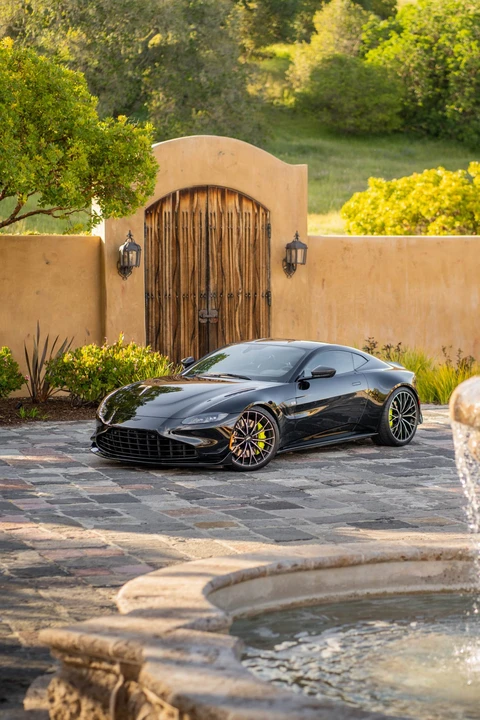 2023 Aston Martin V8 Vantage (2019+) - Image 3 of 31