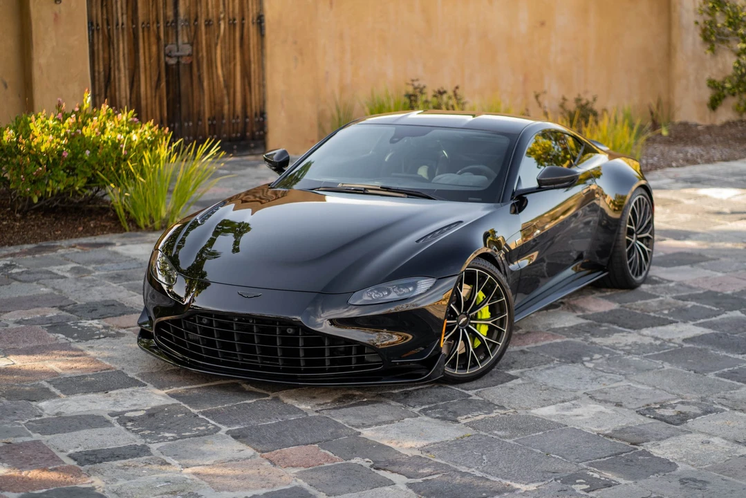 2023 Aston Martin V8 Vantage (2019+) - Image 9 of 31
