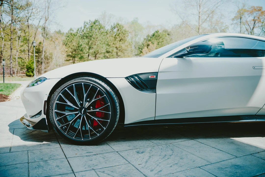 2023 Aston Martin V8 Vantage (2019+) - Image 17 of 31