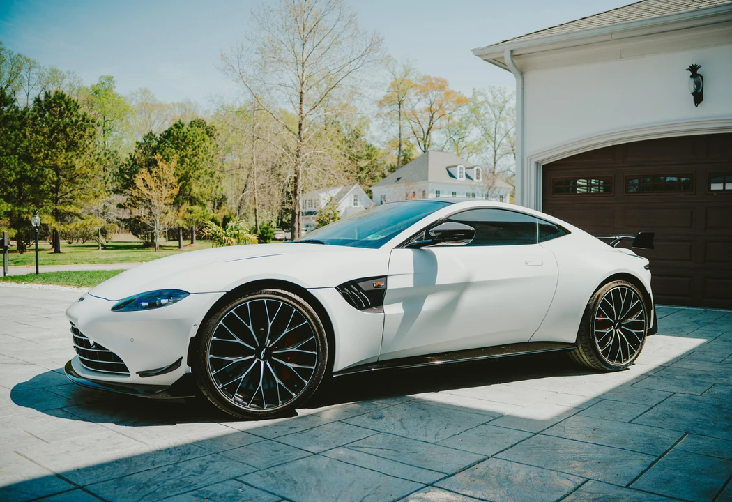 2023 Aston Martin V8 Vantage (2019+) - Image 9 of 31