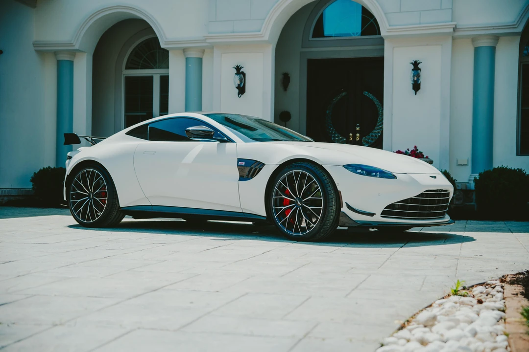 2023 Aston Martin V8 Vantage (2019+) - Image 13 of 31