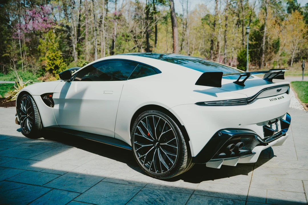 2023 Aston Martin V8 Vantage (2019+) - Image 4 of 31
