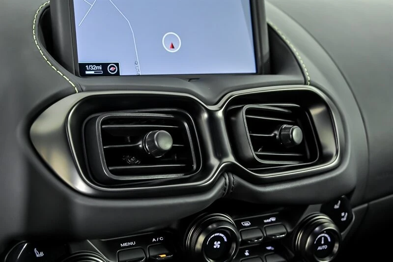 2023 Aston Martin V8 Vantage (2019+) - Image 27 of 31