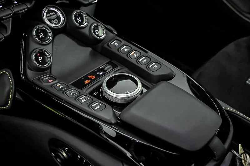 2023 Aston Martin V8 Vantage (2019+) - Image 30 of 31