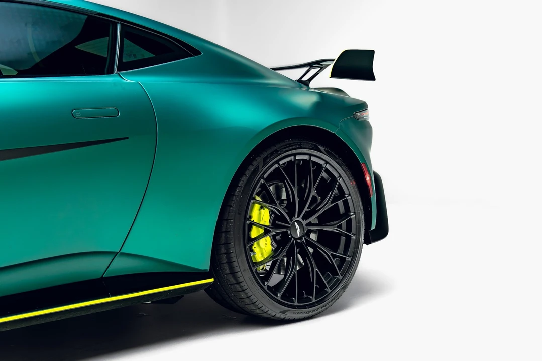 2023 Aston Martin V8 Vantage (2019+) - Image 11 of 31
