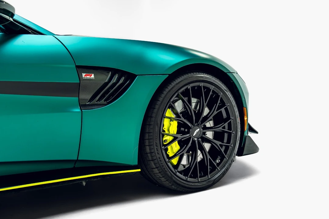 2023 Aston Martin V8 Vantage (2019+) - Image 13 of 31