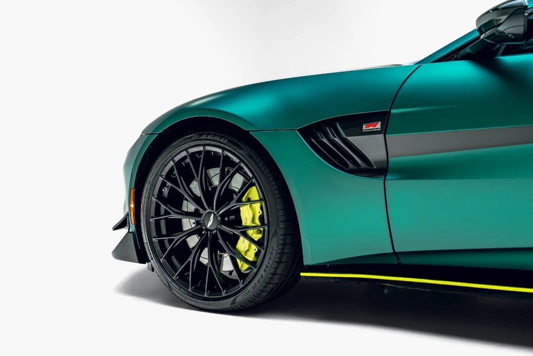 2023 Aston Martin V8 Vantage (2019+) - Image 14 of 31