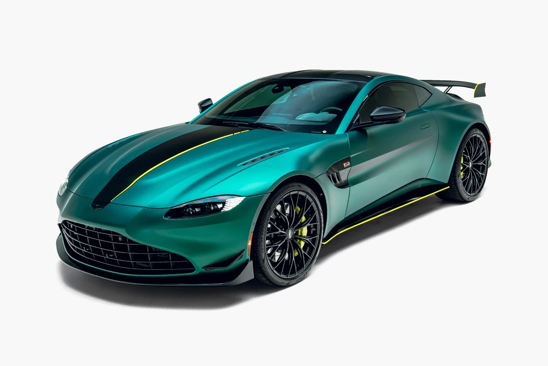 2023 Aston Martin V8 Vantage (2019+) - Image 2 of 31
