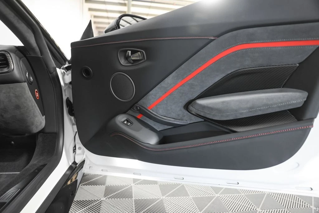 2023 Aston Martin - Image 24 of 31