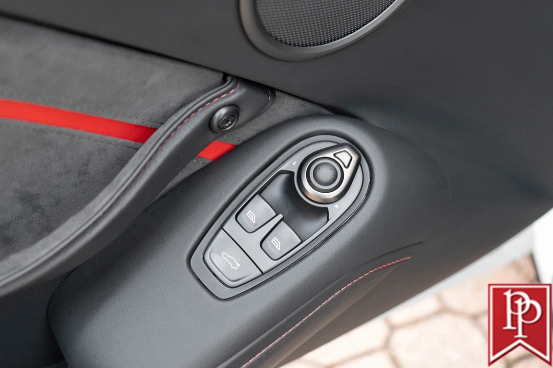 2023 Aston Martin V8 Vantage (2019+) - Image 14 of 21