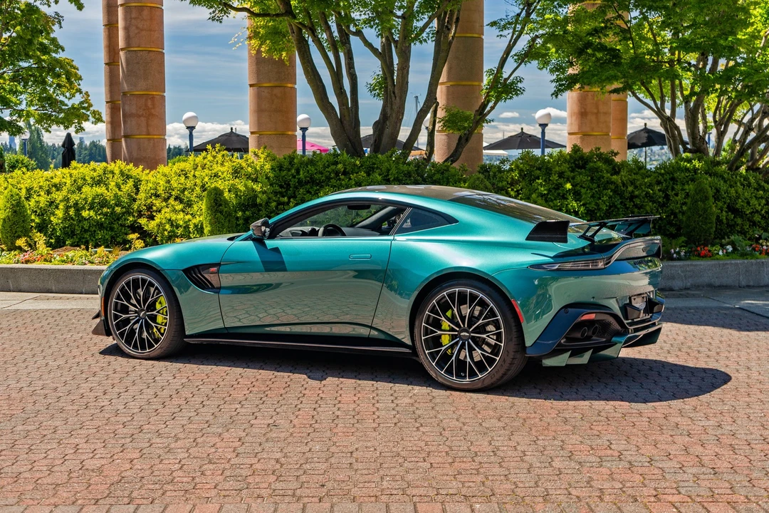 2023 Aston Martin V8 Vantage (2019+) - Image 2 of 31
