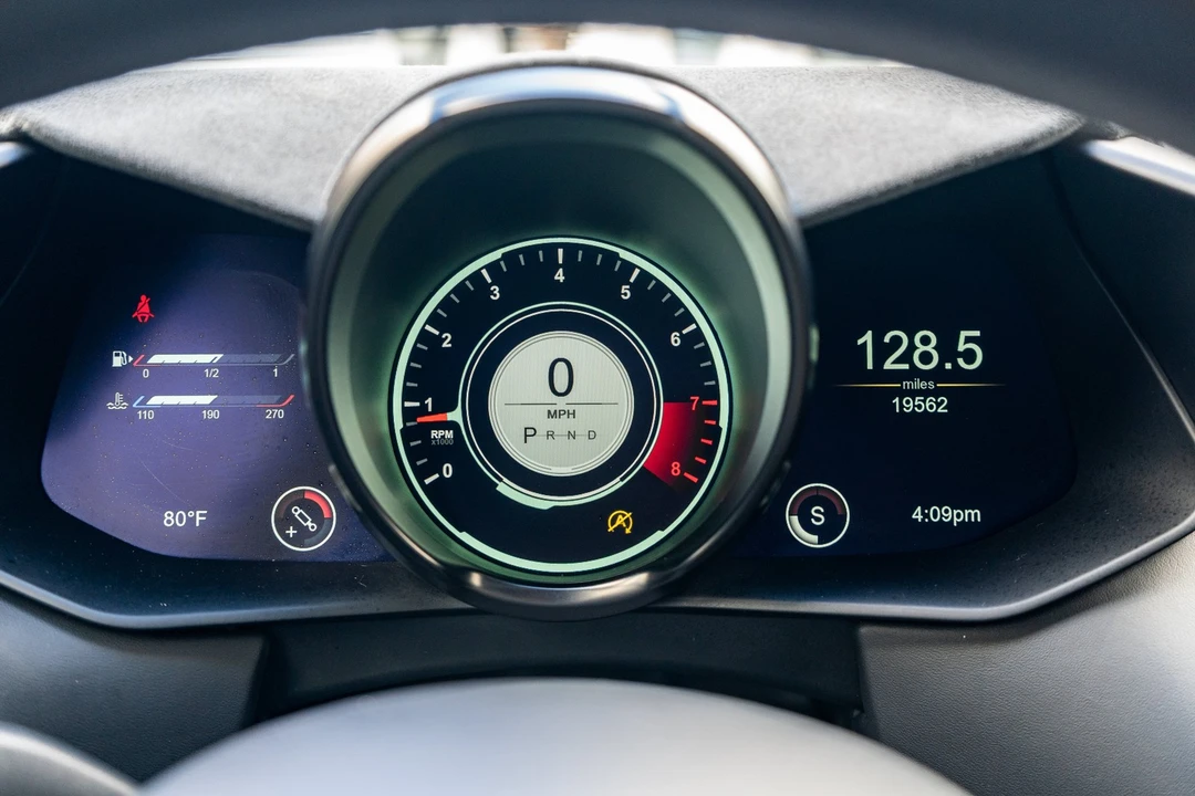 2023 Aston Martin V8 Vantage (2019+) - Image 6 of 31