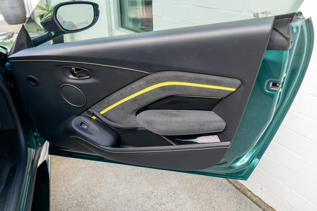 2023 Aston Martin V8 Vantage (2019+) - Image 25 of 31