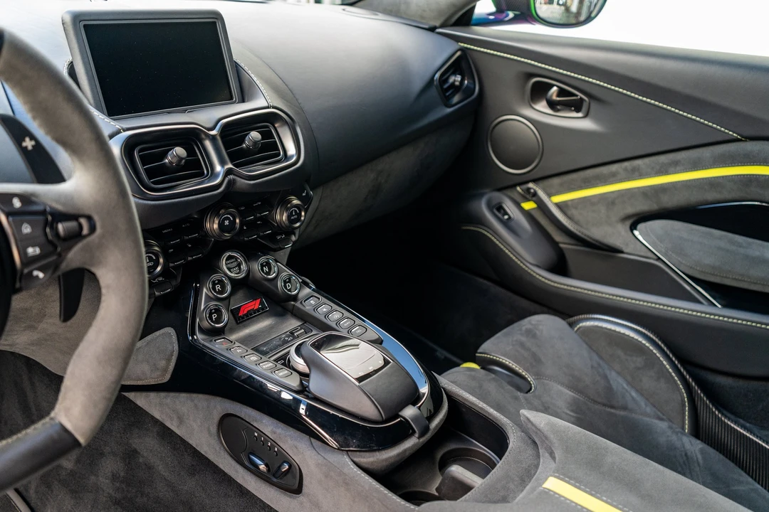 2023 Aston Martin V8 Vantage (2019+) - Image 10 of 31