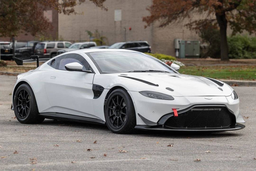 2023 Aston Martin V8 Vantage (2019+) - Image 1 of 31