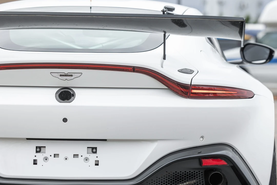 2023 Aston Martin V8 Vantage (2019+) - Image 15 of 31