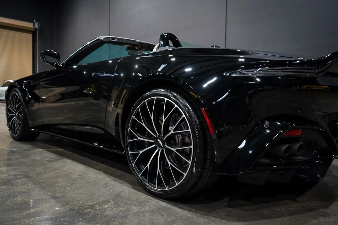 2023 Aston Martin V8 Vantage (2019+) - Image 15 of 21