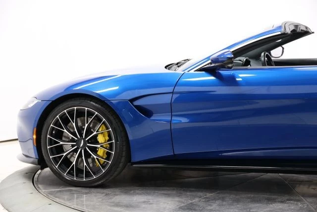 2023 Aston Martin V8 Vantage (2019+) - Image 9 of 31