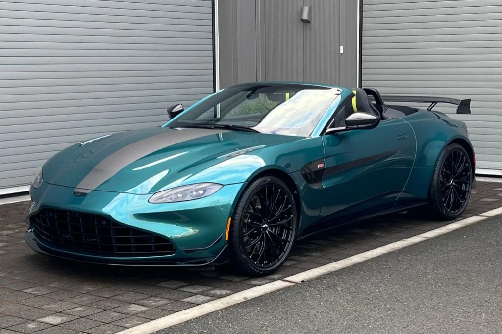 2023 Aston Martin V8 Vantage (2019+) - Image 1 of 31