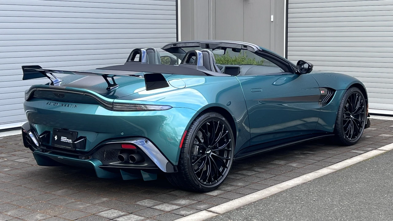 2023 Aston Martin V8 Vantage (2019+) - Image 15 of 31