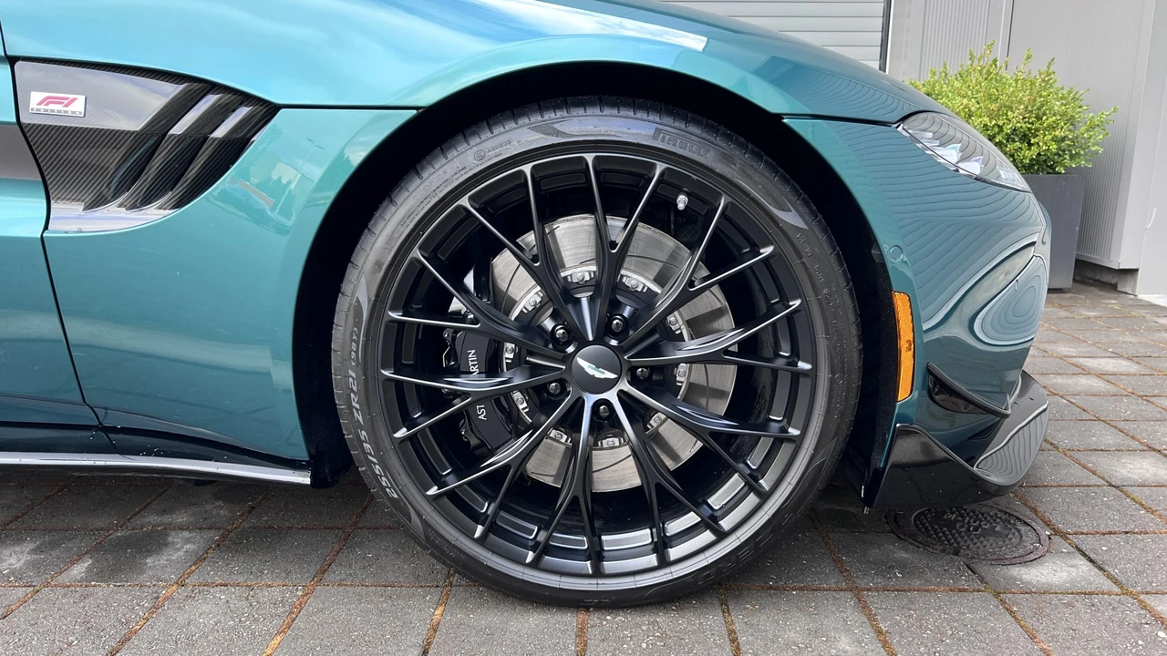 2023 Aston Martin V8 Vantage (2019+) - Image 29 of 31