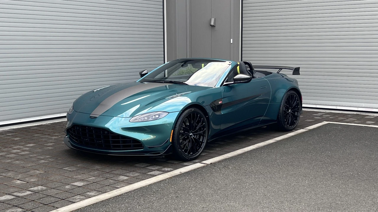 2023 Aston Martin V8 Vantage (2019+) - Image 11 of 31