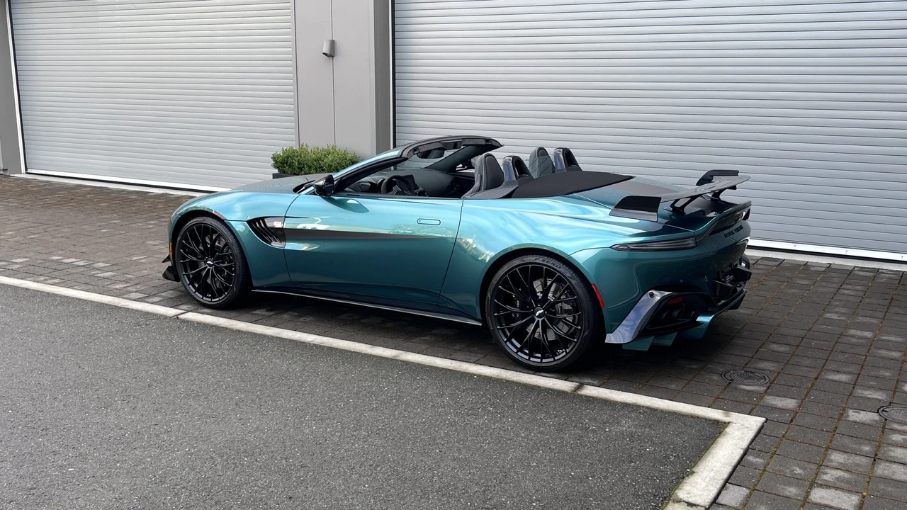 2023 Aston Martin V8 Vantage (2019+) - Image 12 of 31