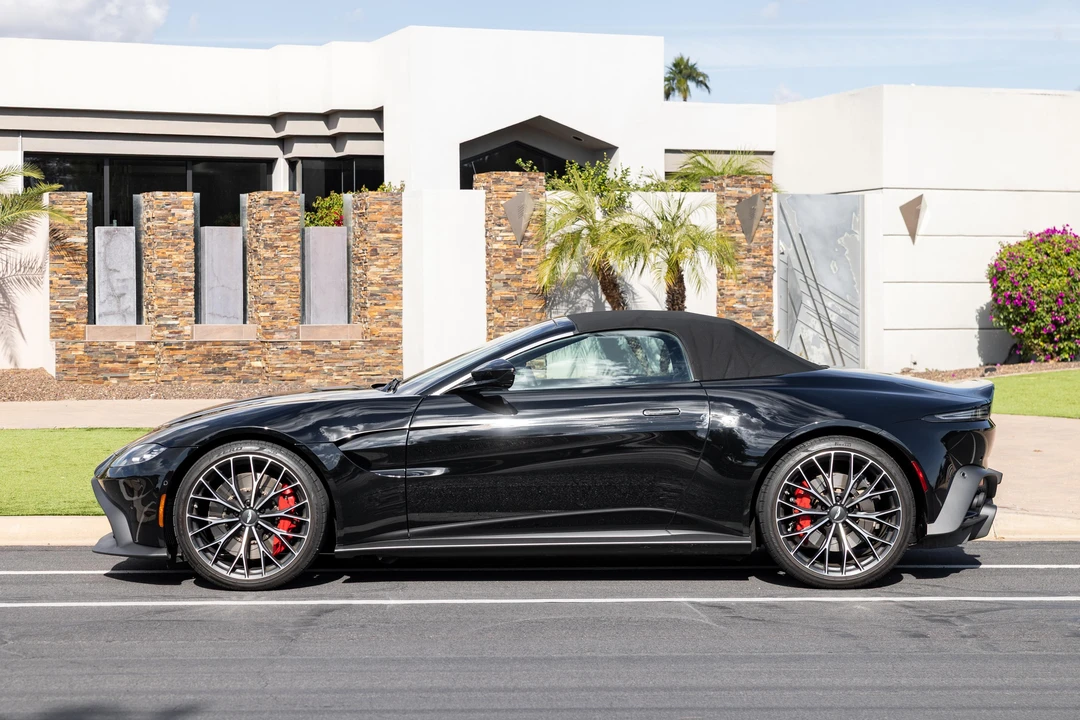 2023 Aston Martin V8 Vantage (2019+) - Image 12 of 31