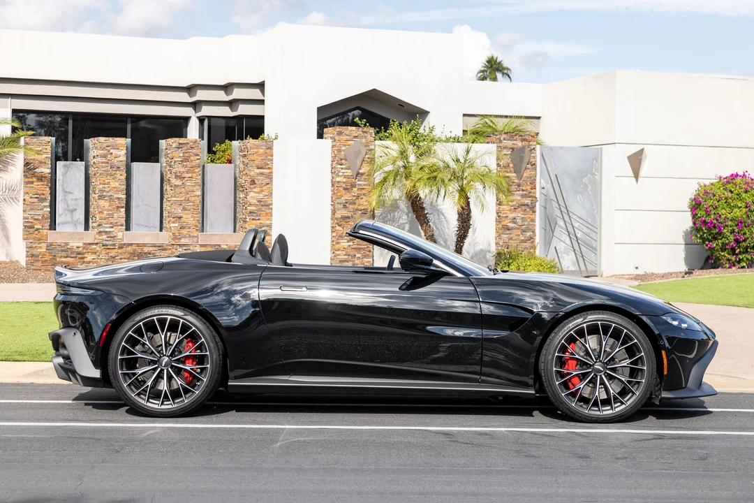 2023 Aston Martin V8 Vantage (2019+) - Image 9 of 31