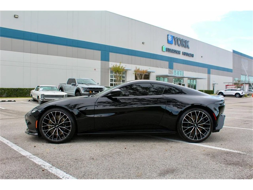 2023 Aston Martin V8 Vantage (2019+) - Image 9 of 31