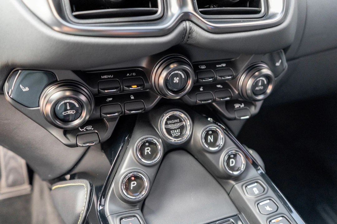 2023 Aston Martin V8 Vantage (2019+) - Image 19 of 31