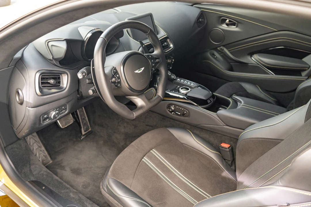 2023 Aston Martin V8 Vantage (2019+) - Image 2 of 31