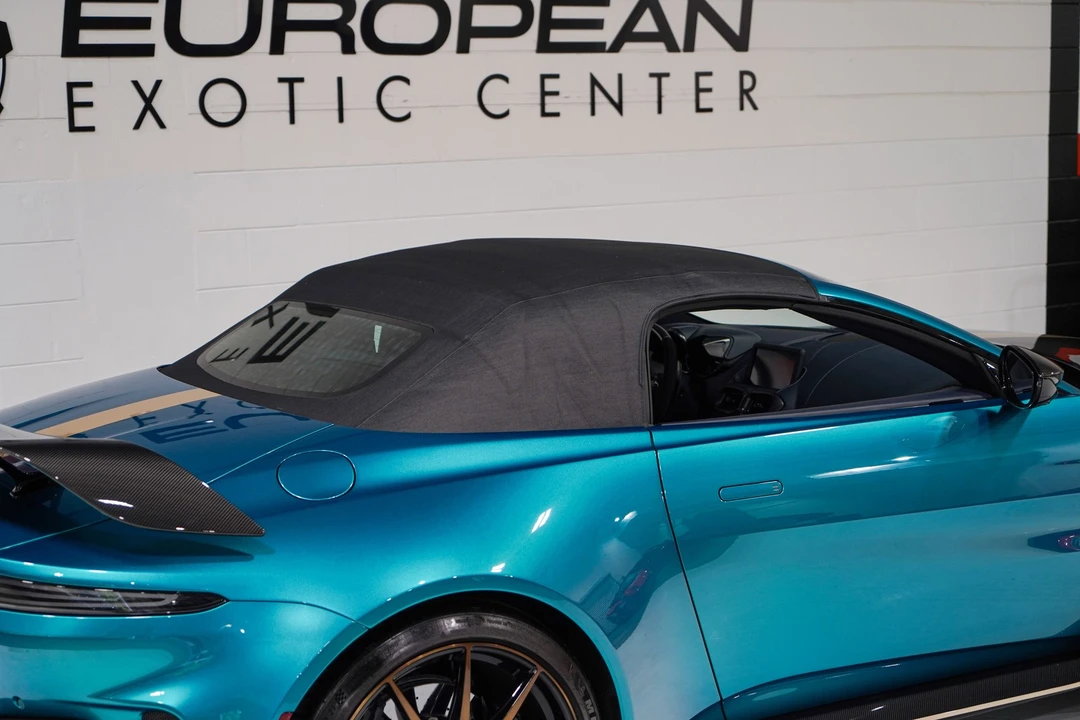 2023 Aston Martin Vantage - Image 26 of 31