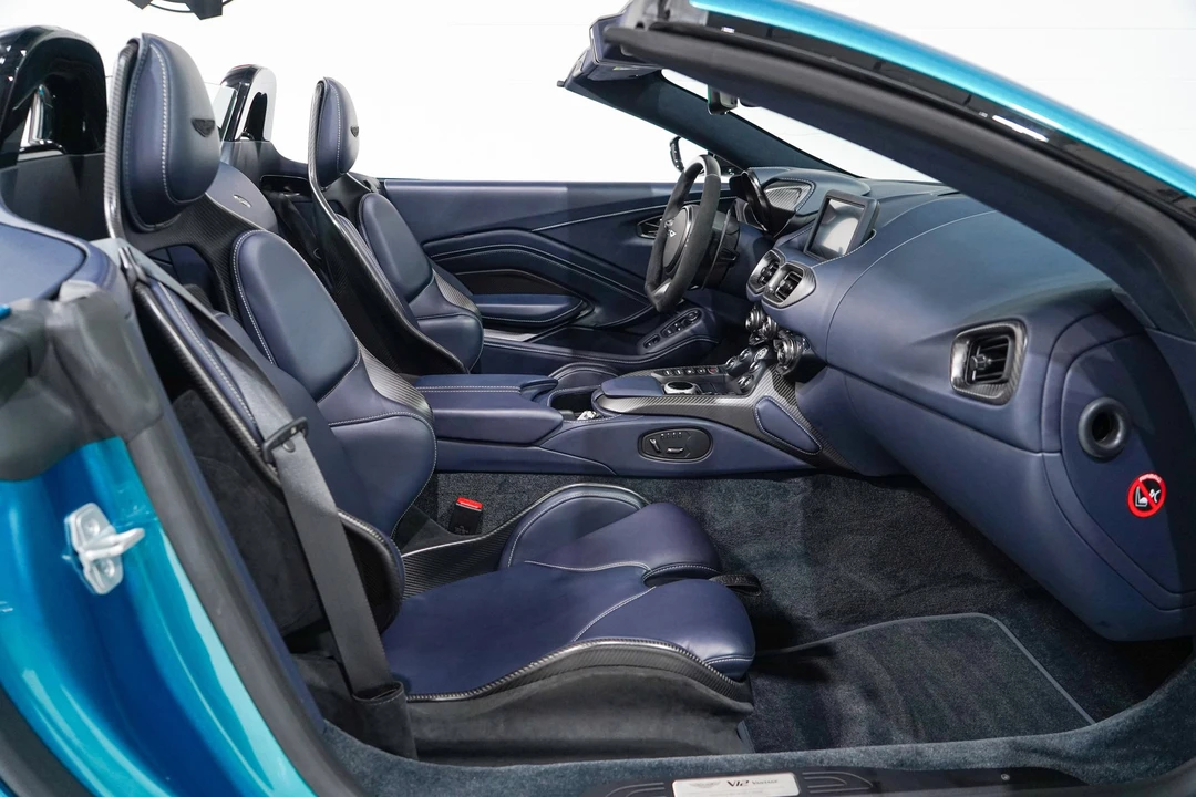 2023 Aston Martin Vantage - Image 15 of 31
