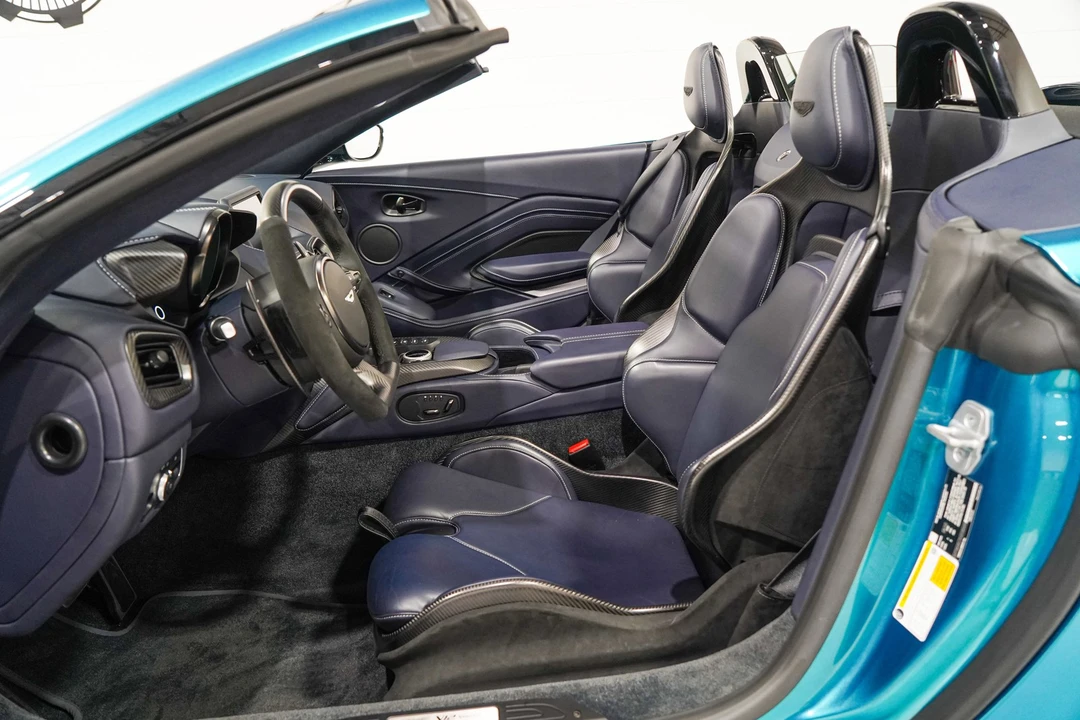 2023 Aston Martin Vantage - Image 9 of 31