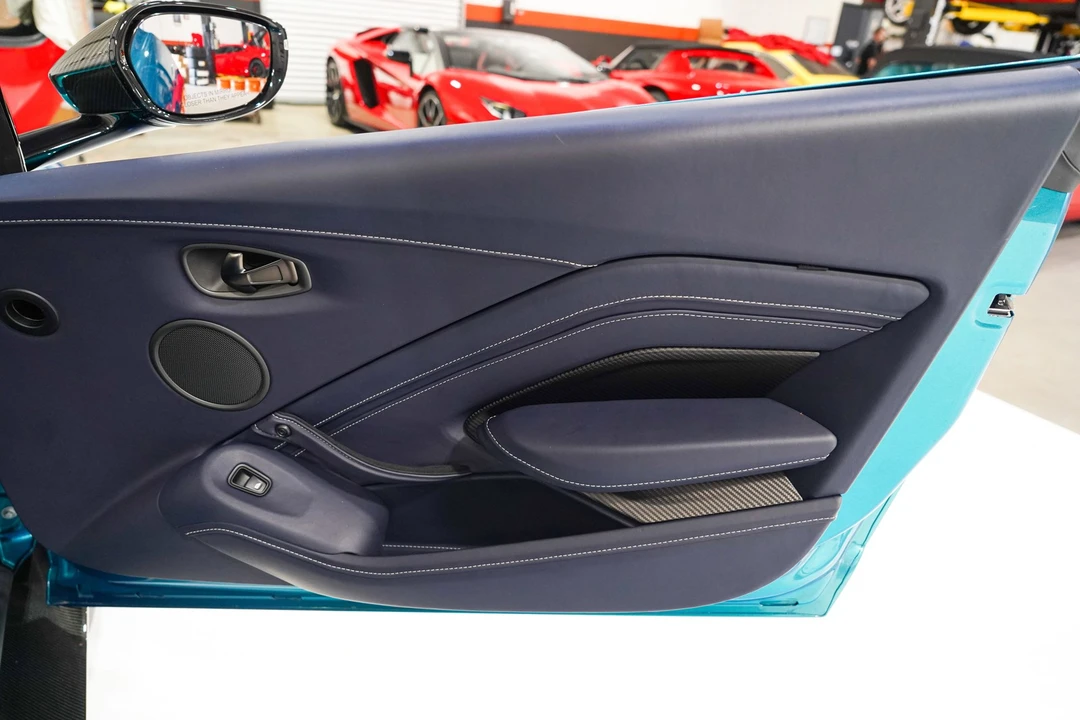 2023 Aston Martin Vantage - Image 19 of 31