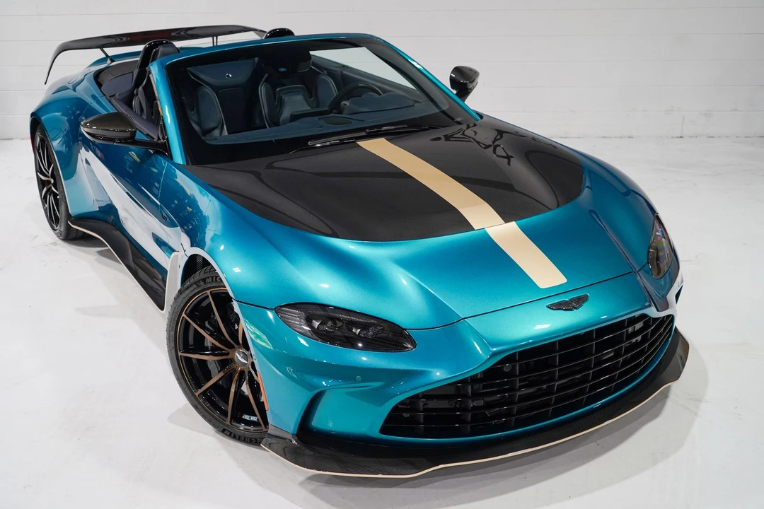 2023 Aston Martin Vantage - Image 29 of 31
