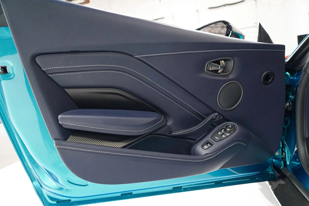 2023 Aston Martin Vantage - Image 20 of 31