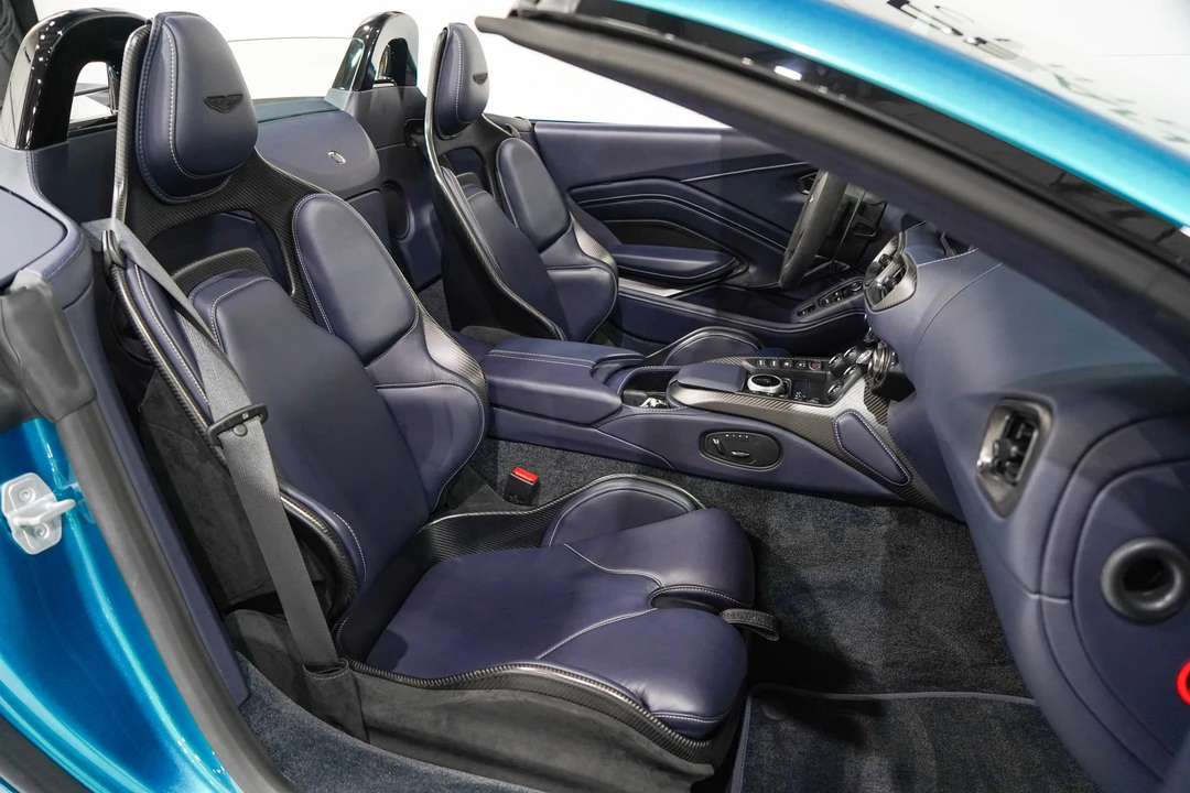 2023 Aston Martin Vantage - Image 16 of 31