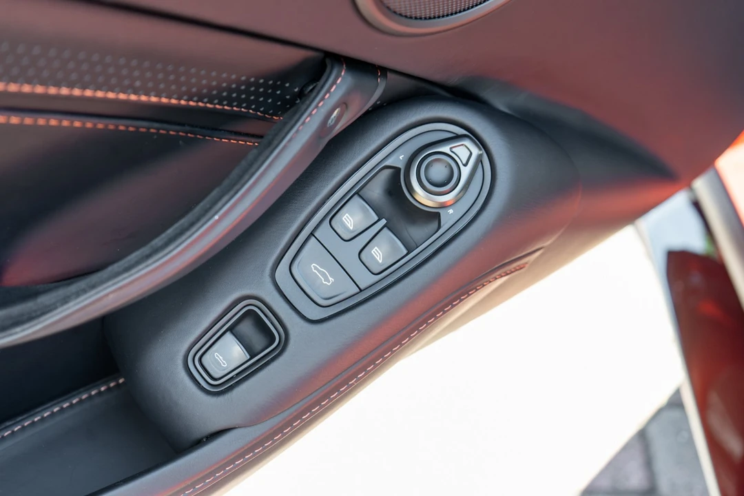 2023 Aston Martin V8 Vantage (2019+) - Image 15 of 31