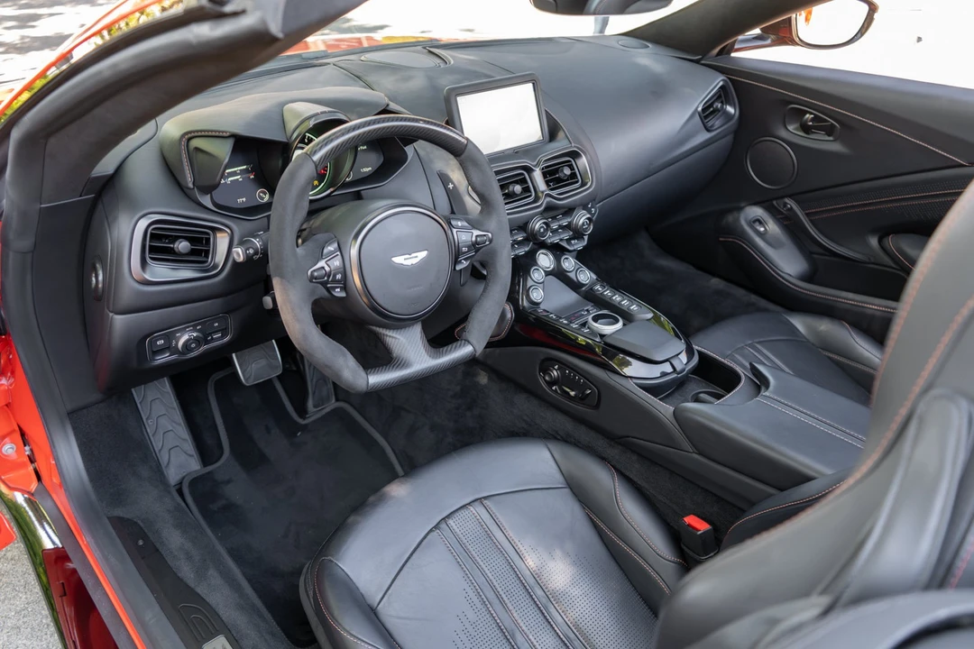 2023 Aston Martin V8 Vantage (2019+) - Image 12 of 31